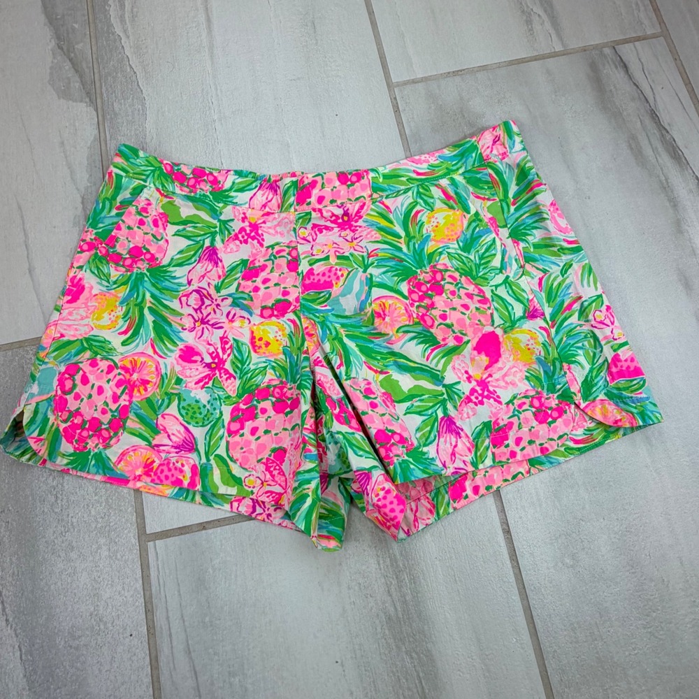 Lilly Pulitzer Pear Necessities Resort White
Shorts Medium Pink Green Pineapple